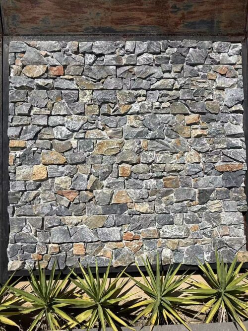 BM Blue Mist Dry Panel Rock Wall