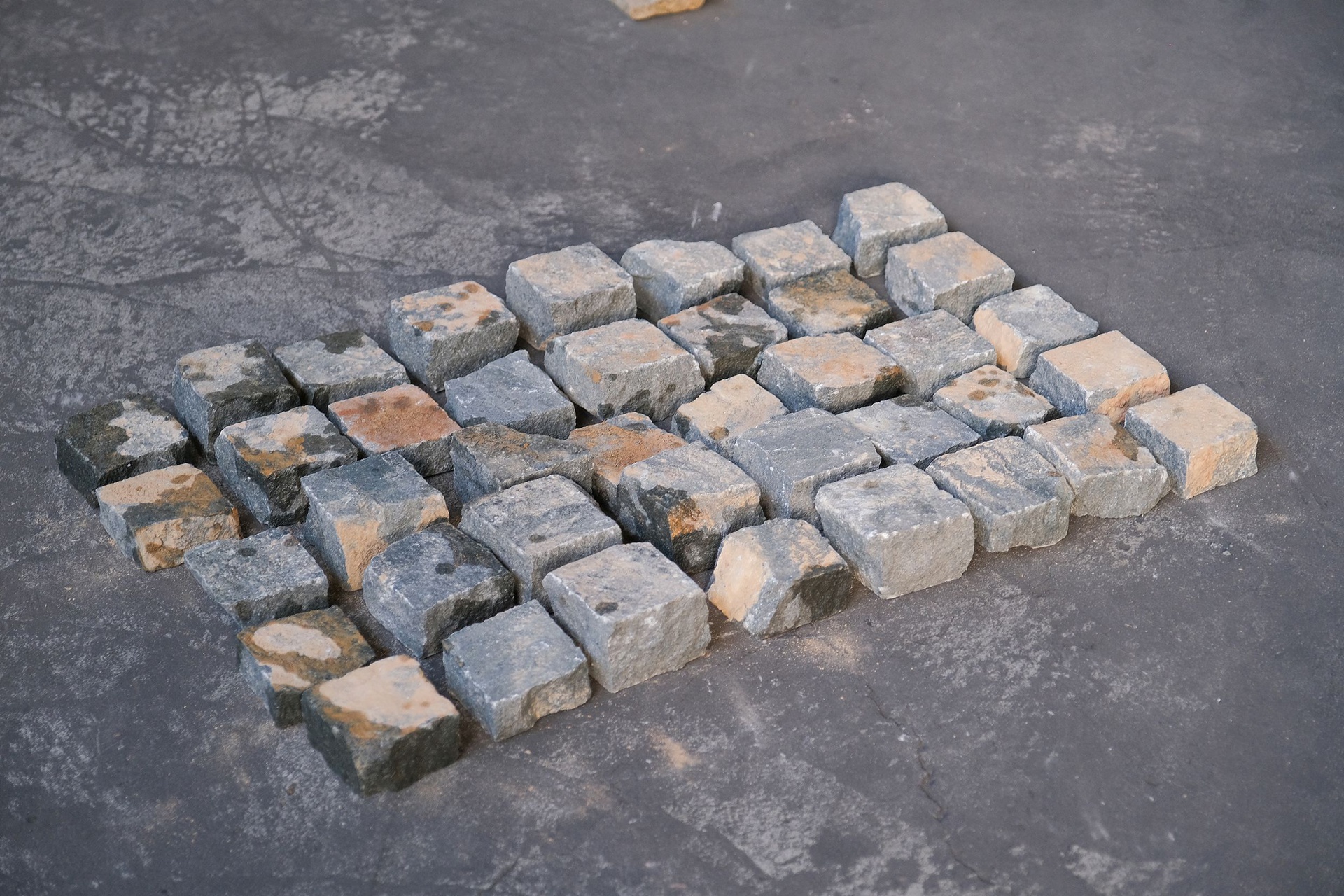 Queensland Porphyry Grey Cobble Stone - Image 3